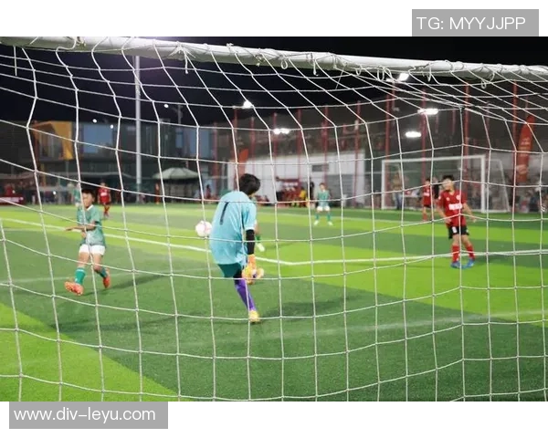 恒泰足球俱乐部奋勇拼搏展现团队精神助力青少年足球发展新篇章 恒泰足球俱乐部奋勇拼搏展现团队精神助力青少年足球发展新篇章